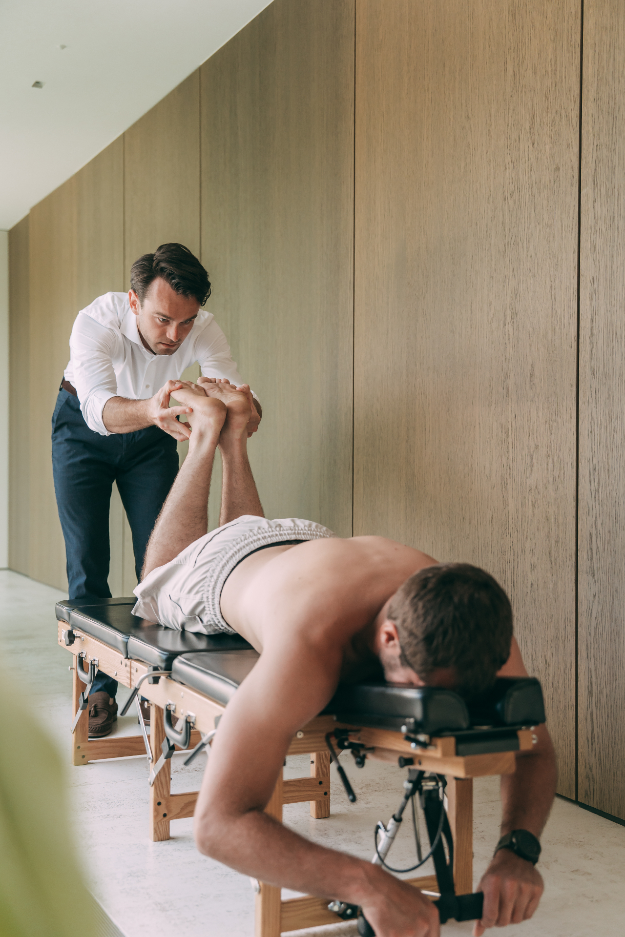 Chiropractische mobilisatie van het been